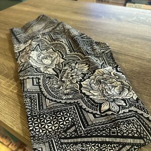 Lululemon under under leggings